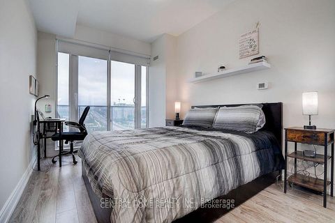Photo 17 at 911A - 9608 Yonge Street, North Richvale, Richmond Hill
