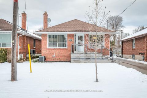 Photo 0 at 3 Willowhurst Crescent, Maryvale, Toronto