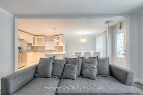 Photo 6 at 3 Willowhurst Crescent, Maryvale, Toronto