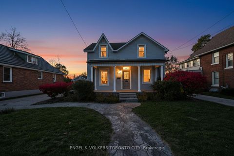 Photo 1 at 52 Parkside Drive, Queen's Park, Barrie