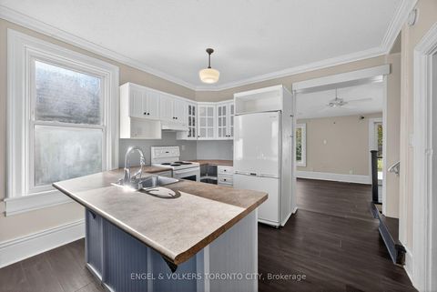 Photo 11 at 52 Parkside Drive, Queen's Park, Barrie