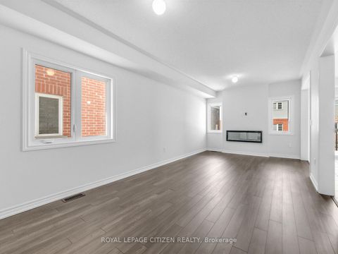 Photo 3 at 10 Wayne Allison Drive, Sutton & Jackson's Point, Georgina