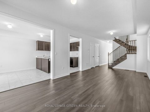 Photo 6 at 10 Wayne Allison Drive, Sutton & Jackson's Point, Georgina