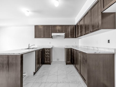 Photo 7 at 10 Wayne Allison Drive, Sutton & Jackson's Point, Georgina