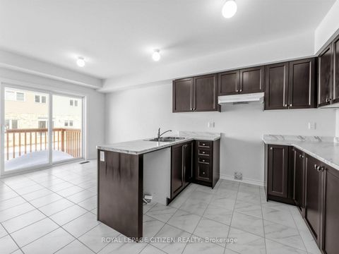 Photo 8 at 10 Wayne Allison Drive, Sutton & Jackson's Point, Georgina