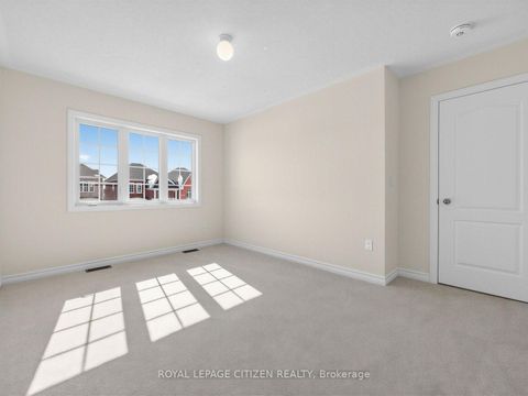 Photo 17 at 10 Wayne Allison Drive, Sutton & Jackson's Point, Georgina