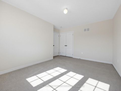 Photo 19 at 10 Wayne Allison Drive, Sutton & Jackson's Point, Georgina