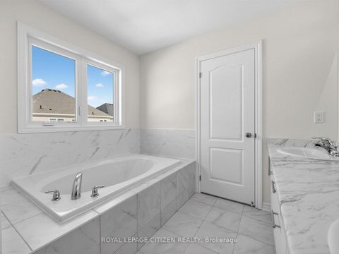 Photo 27 at 10 Wayne Allison Drive, Sutton & Jackson's Point, Georgina