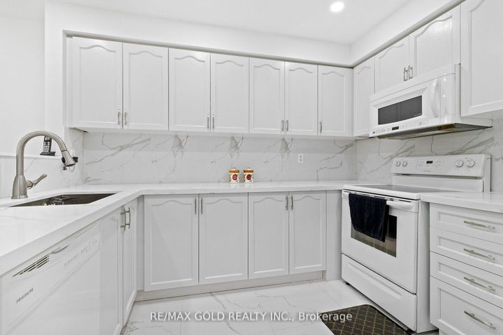 Photo 2 at 40 Blue Spruce Street, Wellington, Brampton