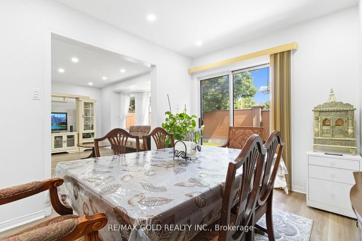 Photo 7 at 40 Blue Spruce Street, Wellington, Brampton