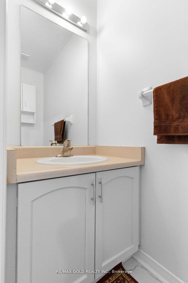 Photo 10 at 40 Blue Spruce Street, Wellington, Brampton