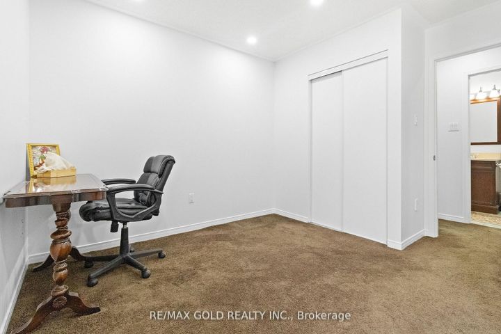 Photo 14 at 40 Blue Spruce Street, Wellington, Brampton