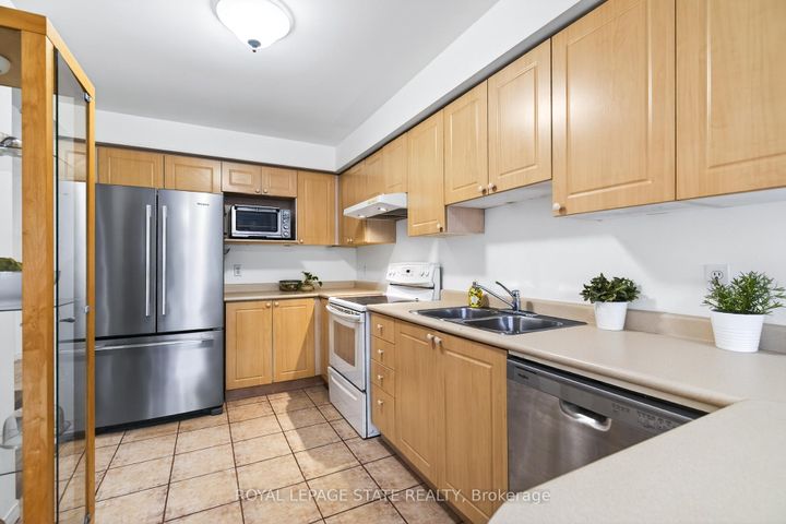 Photo 8 at 1279 Nottingham Avenue, Mountainside, Burlington
