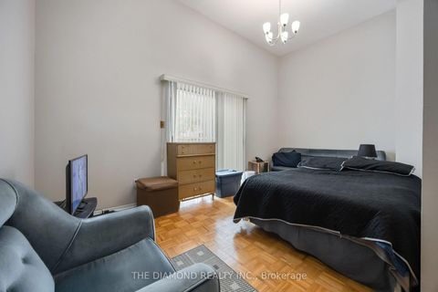 Photo 6 at 40 - 671 Huntingwood Drive, Sullivan, Toronto
