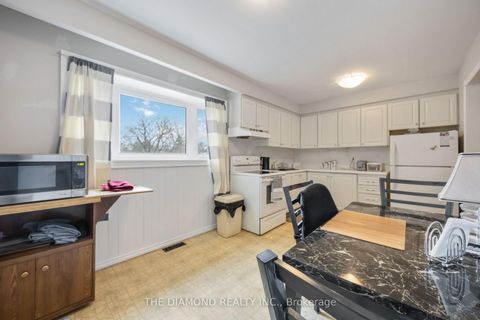 Photo 18 at 40 - 671 Huntingwood Drive, Sullivan, Toronto