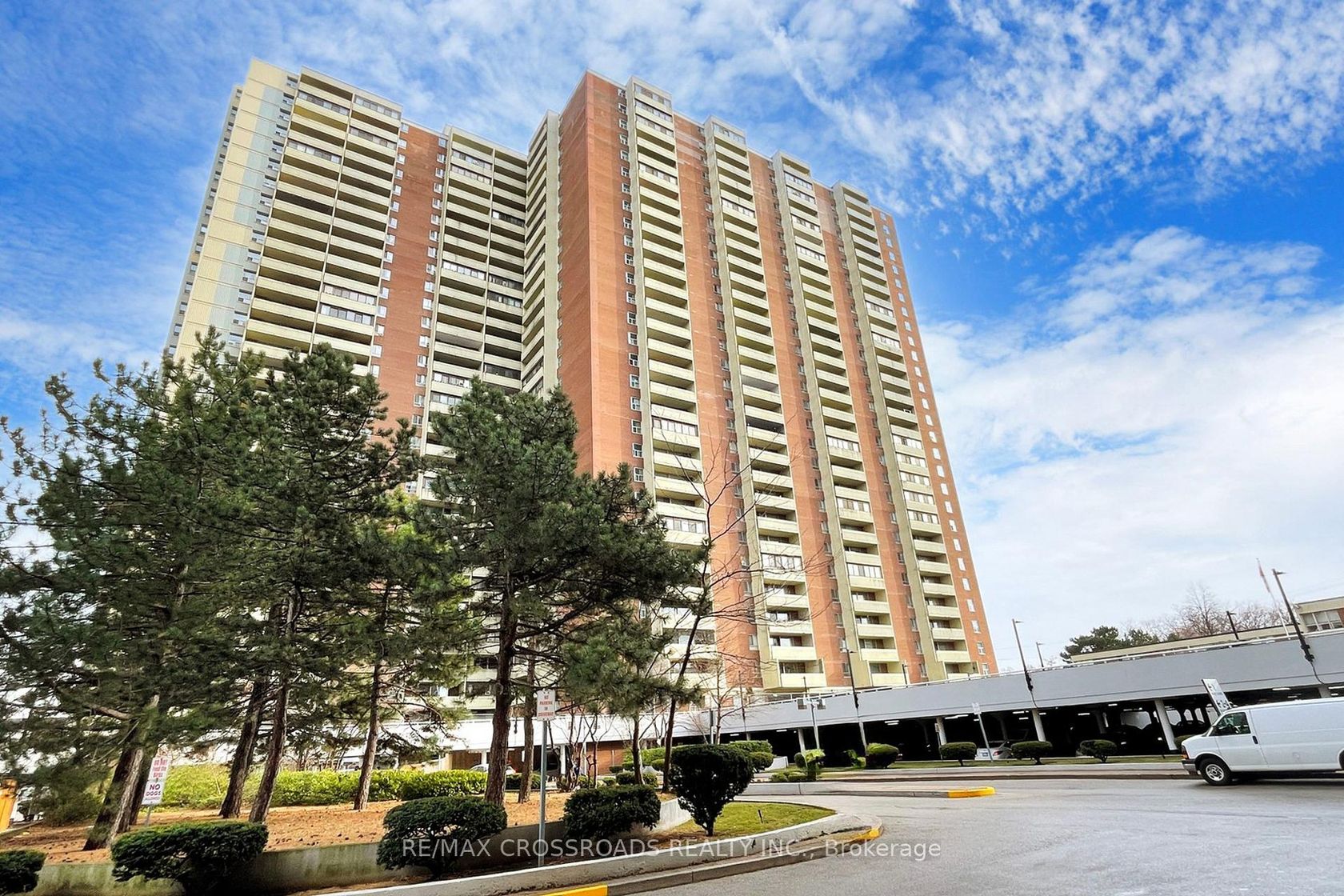 Ph18 - 5 Massey Square, Crescent Town, Toronto photo number 2