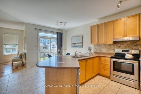 Photo 13 at 3 Hesham Drive, Brooklin, Whitby