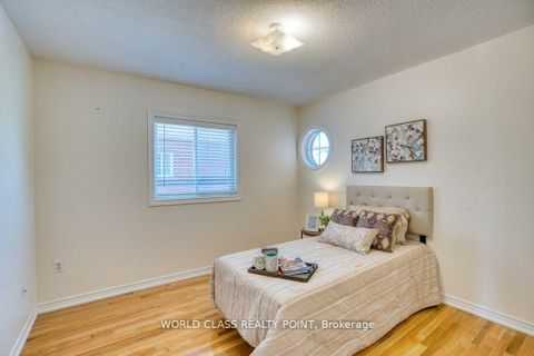 Photo 24 at 3 Hesham Drive, Brooklin, Whitby