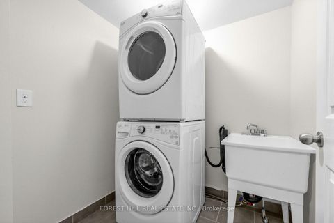 Photo 24 at 2516 Rosedrop Path, Windfields, Oshawa