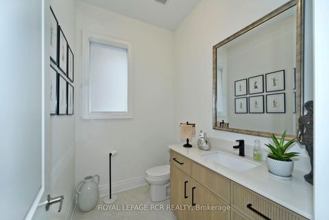 Photo 4 at 200 Silver Creek Drive, Vellore Village, Vaughan