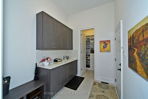 Photo 8 at 200 Silver Creek Drive, Vellore Village, Vaughan