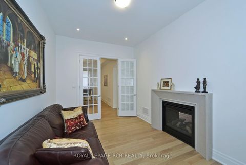 Photo 10 at 200 Silver Creek Drive, Vellore Village, Vaughan