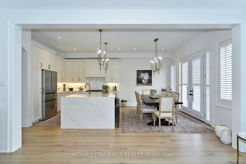 Photo 12 at 200 Silver Creek Drive, Vellore Village, Vaughan