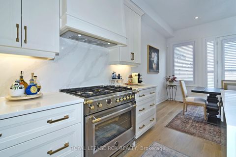 Photo 15 at 200 Silver Creek Drive, Vellore Village, Vaughan