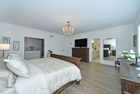 Photo 33 at 200 Silver Creek Drive, Vellore Village, Vaughan