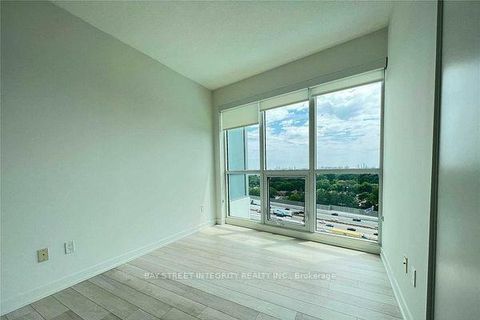 Photo 10 at 303 - 117 McMahon Drive, Bayview Village, Toronto