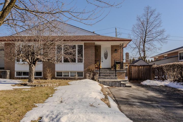 Photo 1 at 1294 Napier Crescent, CP College Park, Oakville