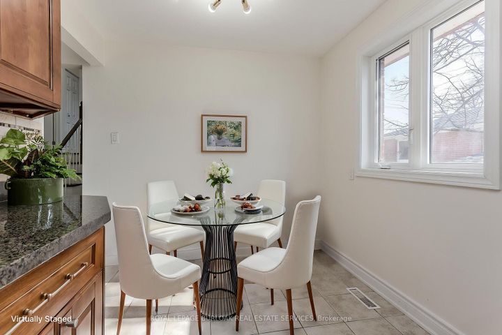 Photo 9 at 1294 Napier Crescent, CP College Park, Oakville