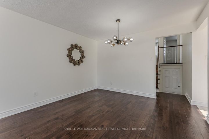 Photo 11 at 1294 Napier Crescent, CP College Park, Oakville