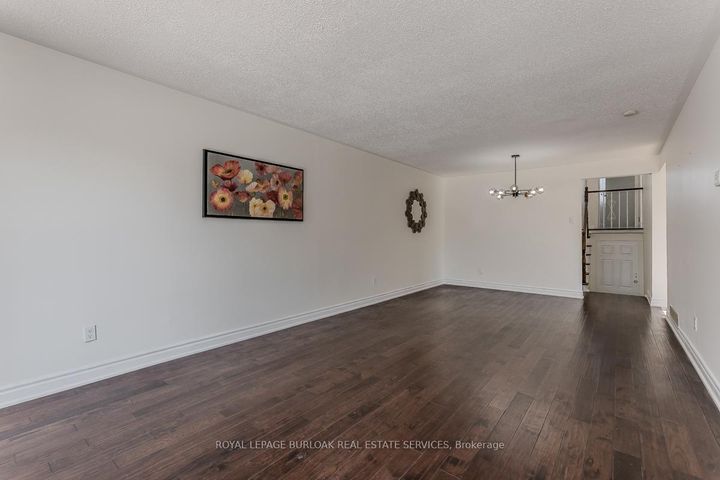 Photo 13 at 1294 Napier Crescent, CP College Park, Oakville