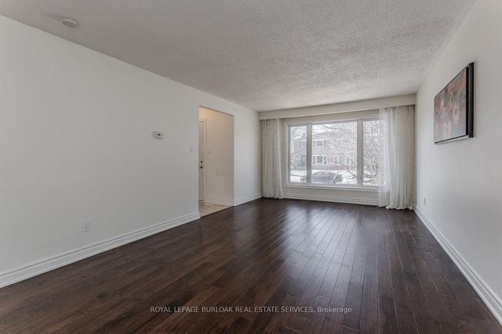 Photo 15 at 1294 Napier Crescent, CP College Park, Oakville