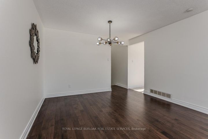 Photo 17 at 1294 Napier Crescent, CP College Park, Oakville