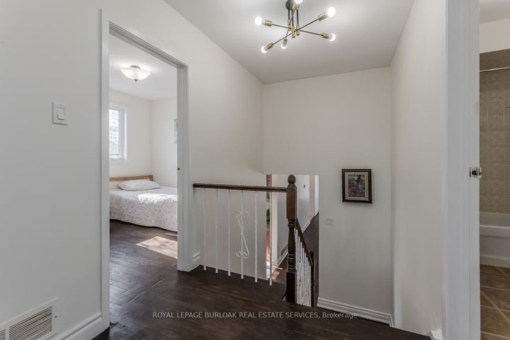 Photo 19 at 1294 Napier Crescent, CP College Park, Oakville