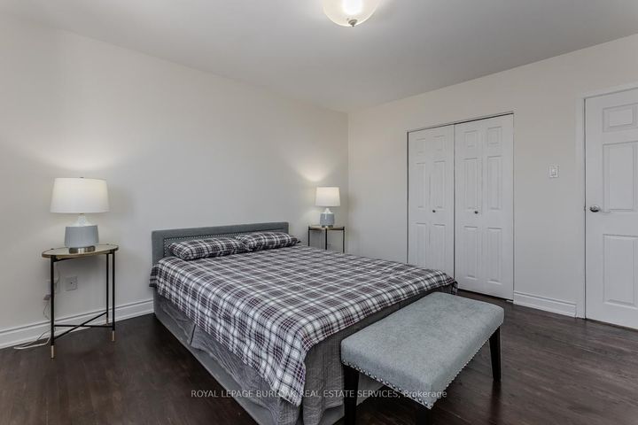 Photo 21 at 1294 Napier Crescent, CP College Park, Oakville