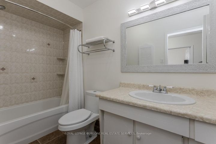 Photo 25 at 1294 Napier Crescent, CP College Park, Oakville