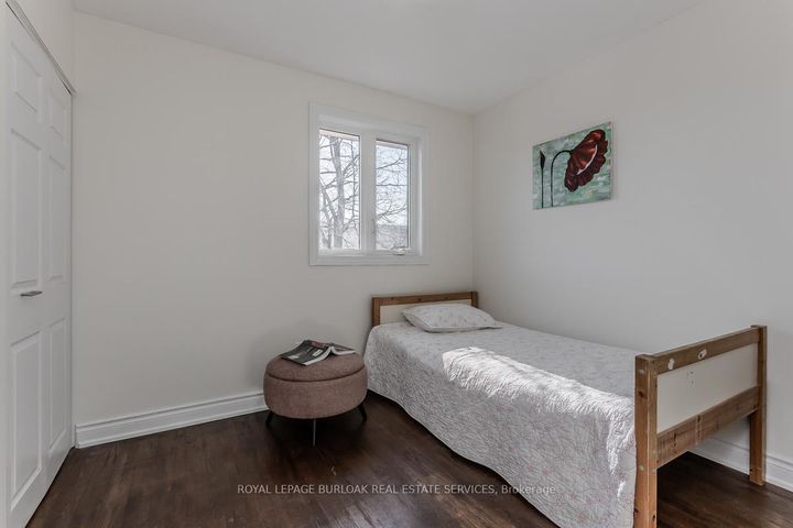 Photo 26 at 1294 Napier Crescent, CP College Park, Oakville