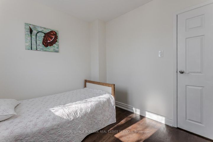 Photo 27 at 1294 Napier Crescent, CP College Park, Oakville