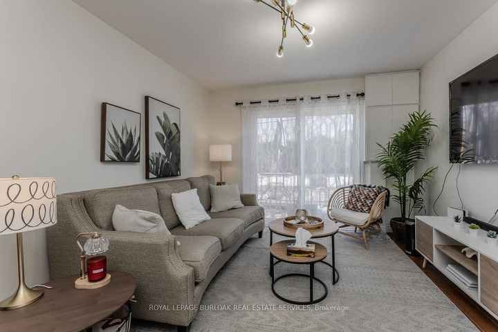 Photo 33 at 1294 Napier Crescent, CP College Park, Oakville