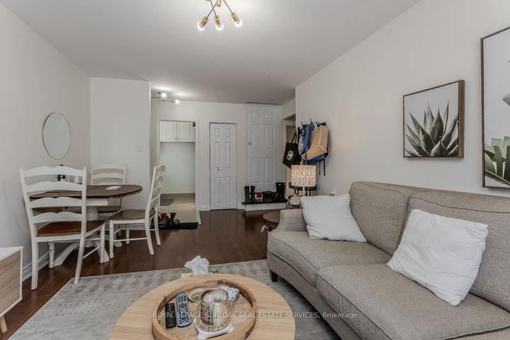 Photo 34 at 1294 Napier Crescent, CP College Park, Oakville