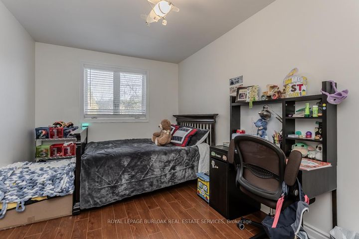 Photo 37 at 1294 Napier Crescent, CP College Park, Oakville