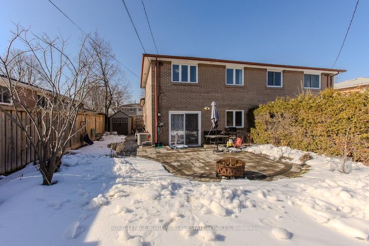 Photo 39 at 1294 Napier Crescent, CP College Park, Oakville