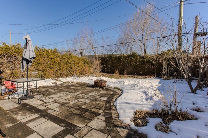 Photo 40 at 1294 Napier Crescent, CP College Park, Oakville