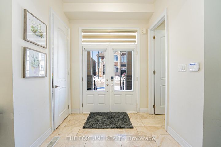 Photo 6 at 21 Lyle Way N, Northwest Brampton, Brampton