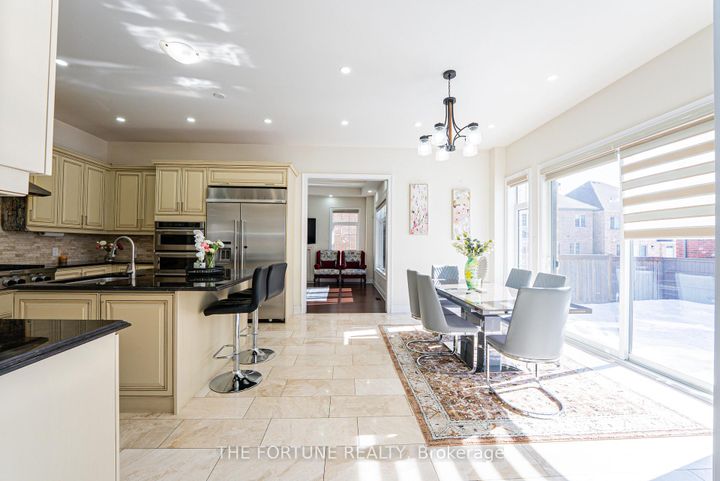 Photo 12 at 21 Lyle Way N, Northwest Brampton, Brampton