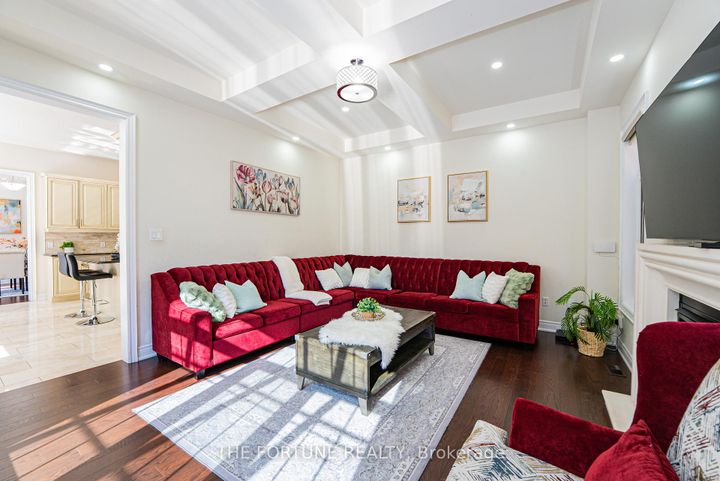 Photo 18 at 21 Lyle Way N, Northwest Brampton, Brampton