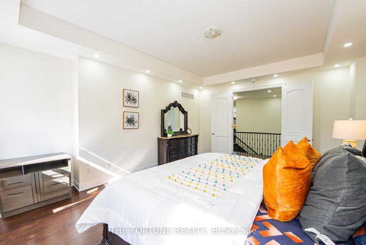 Photo 24 at 21 Lyle Way N, Northwest Brampton, Brampton